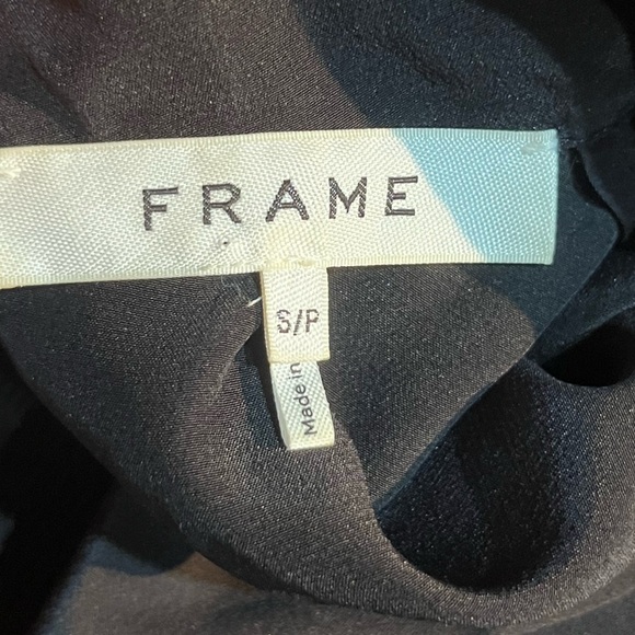 FRAME black silk keyhole Top in Noir career size small - Picture 5 of 5